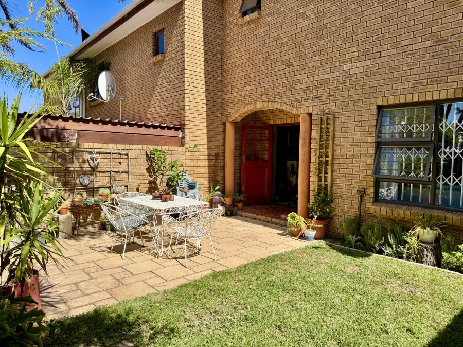 3 Bedroom Property for Sale in Glen Ive Western Cape
